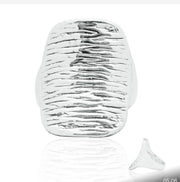 Silberner breiter Ring mit Textur